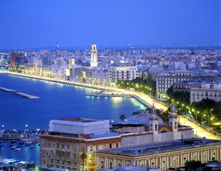 Bed and Breakfast Residenze Unita D'Italia Барі Екстер'єр фото