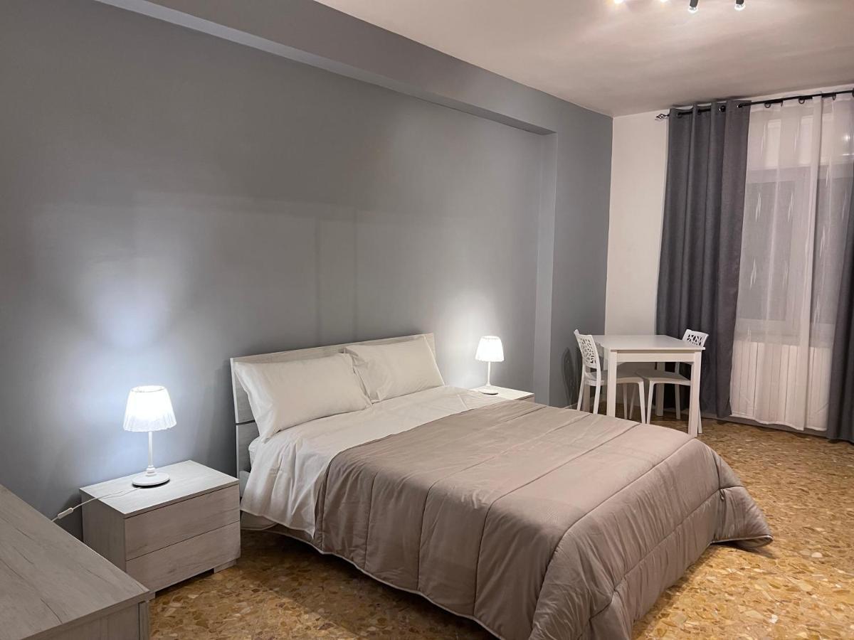 Bed and Breakfast Residenze Unita D'Italia Барі Екстер'єр фото